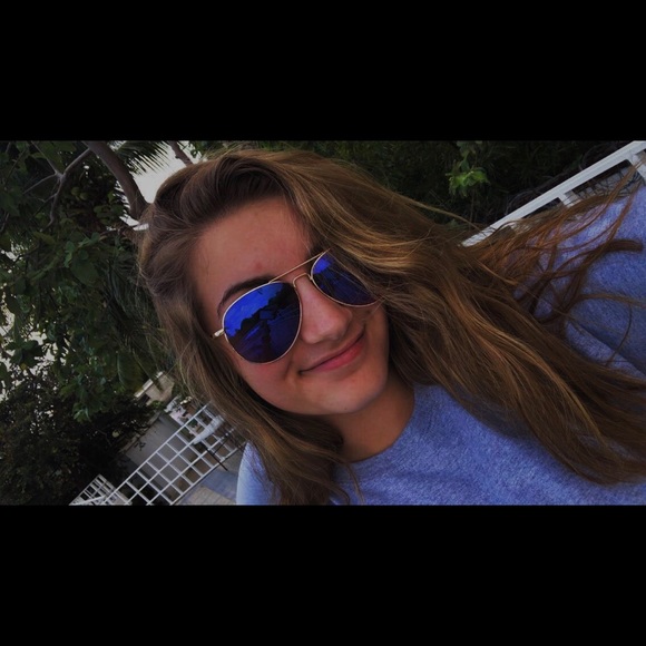 Meet your Posher, Taylor - Picture 1 of 1